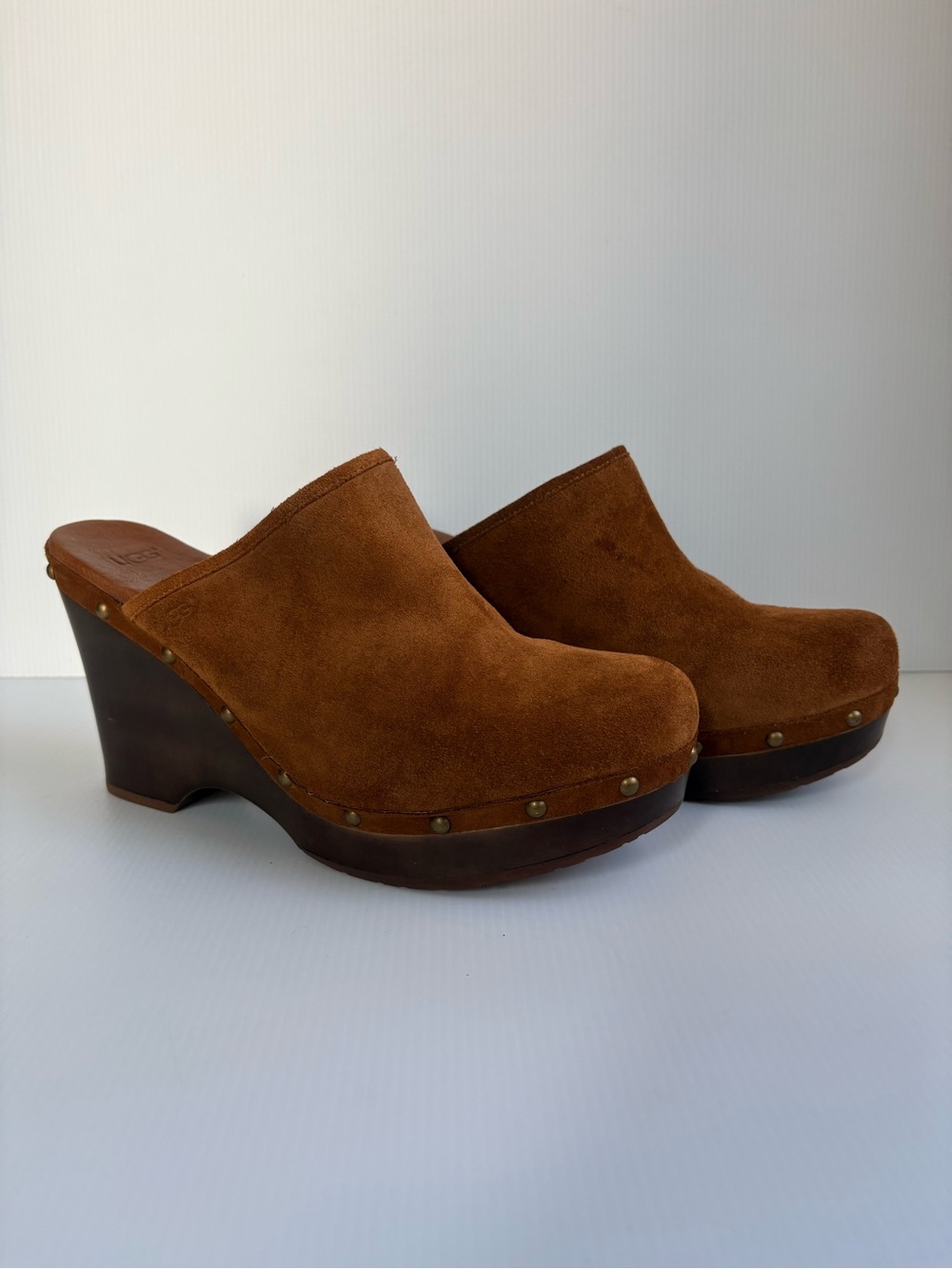 UGG 'Marsalis' clogs in a chestnut suede color Size 11 Women’s Shoes EUC